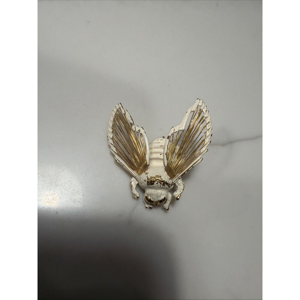 Monet Signed Bee White Enamel Gold Tone Vintage 1 1/2" Brooch Bug Queen Bee Pin